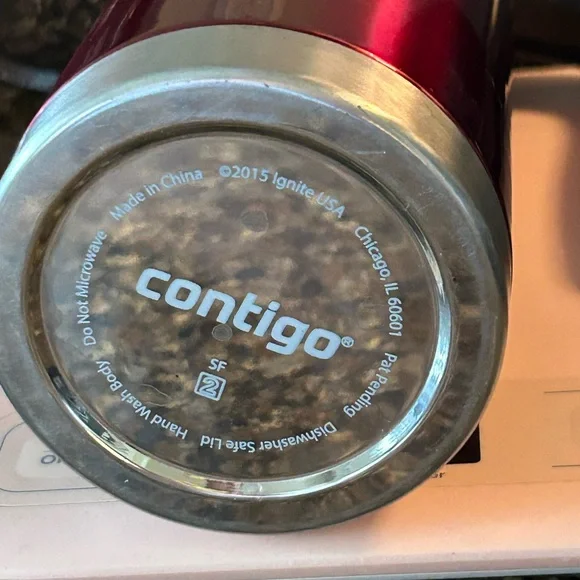 Contigo Metallic Red Travel Mug with Black Handle - Picture 4 of 4